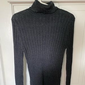 American Eagle Long sleeve sweater